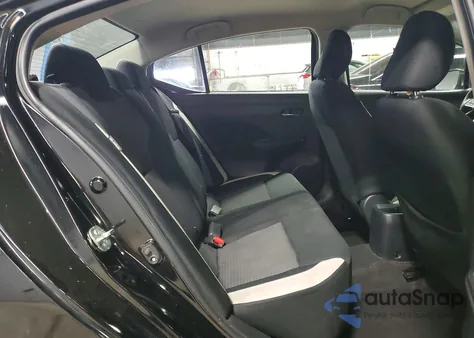 2021 Nissan Versa Sv z USA, uszkodzony, nr VIN 3N1CN8EV1ML866335